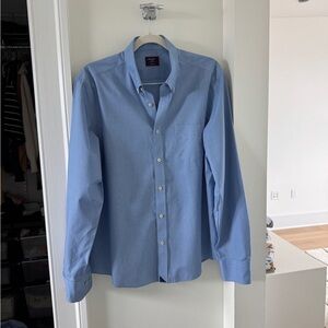 UNTUCKit Light Blue Casual Button Down Shirt